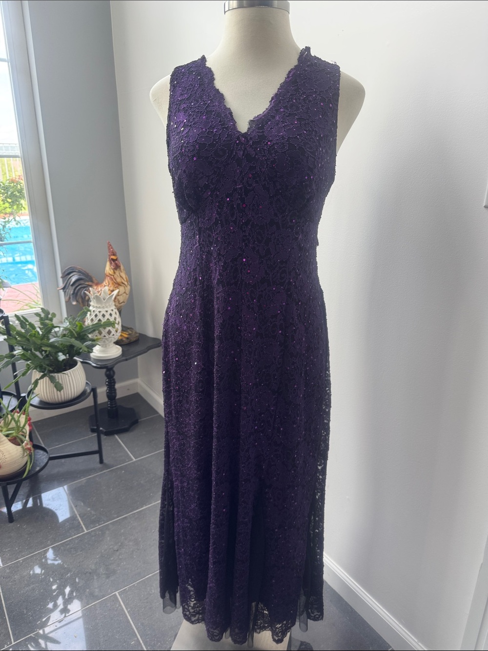 Elegant Sleeveless Purple Lace Evening Dress